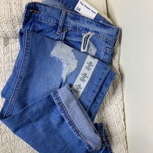 NWT Straight Ripped Jeans